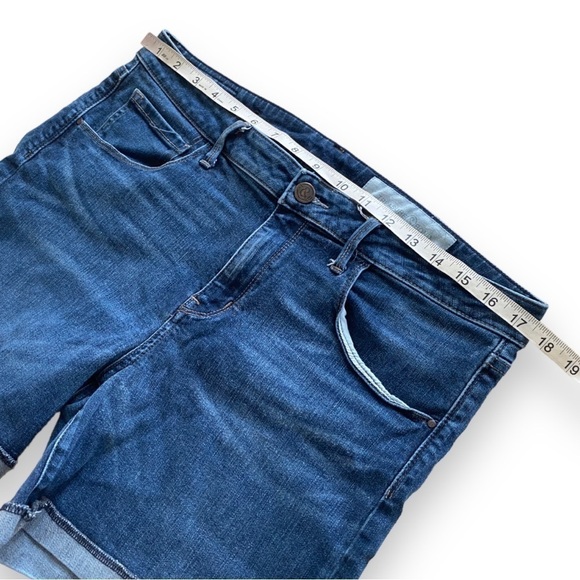 Treasure & Bond Rolled Cuff High-Waist Denim Jean Shorts | Size 32 - Picture 10 of 13